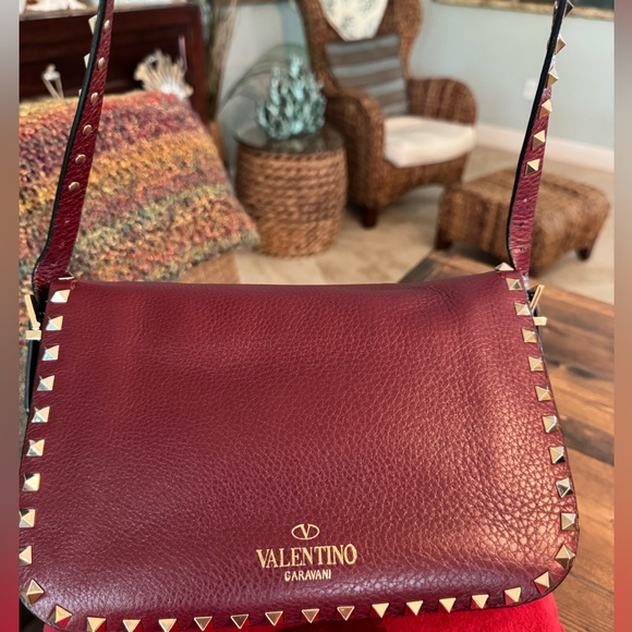 VALENTINO Garavani Crimson Red Rockstud shoulder bag - Picture 2 of 8